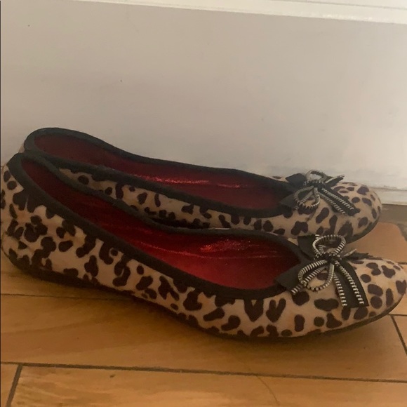 Leopard Print Flats with Zipper Bow on Front - Picture 5 of 5